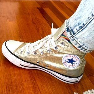 High top chuck Taylor converse